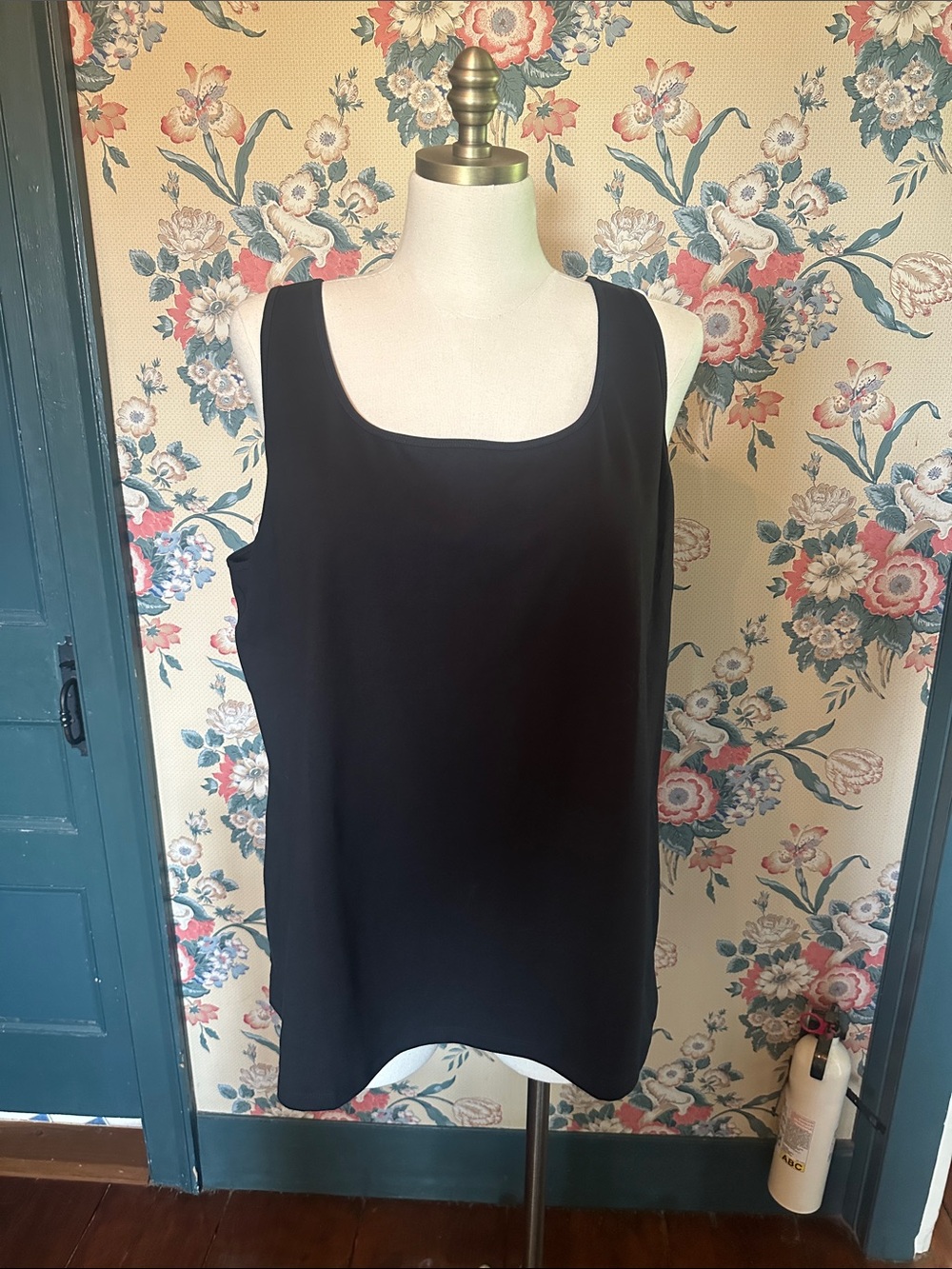 NIC+ZOE Black Scoop Neck Sleeveless Tank Top